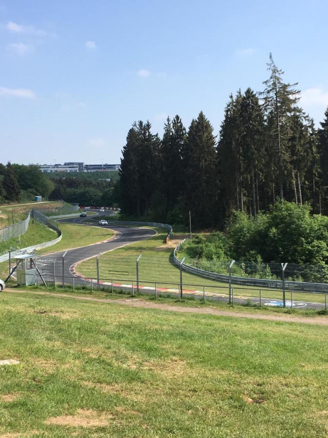 Gaestezimmer Melina Am Nuerburgring Аденау Екстер'єр фото
