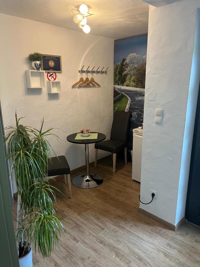 Gaestezimmer Melina Am Nuerburgring Аденау Екстер'єр фото