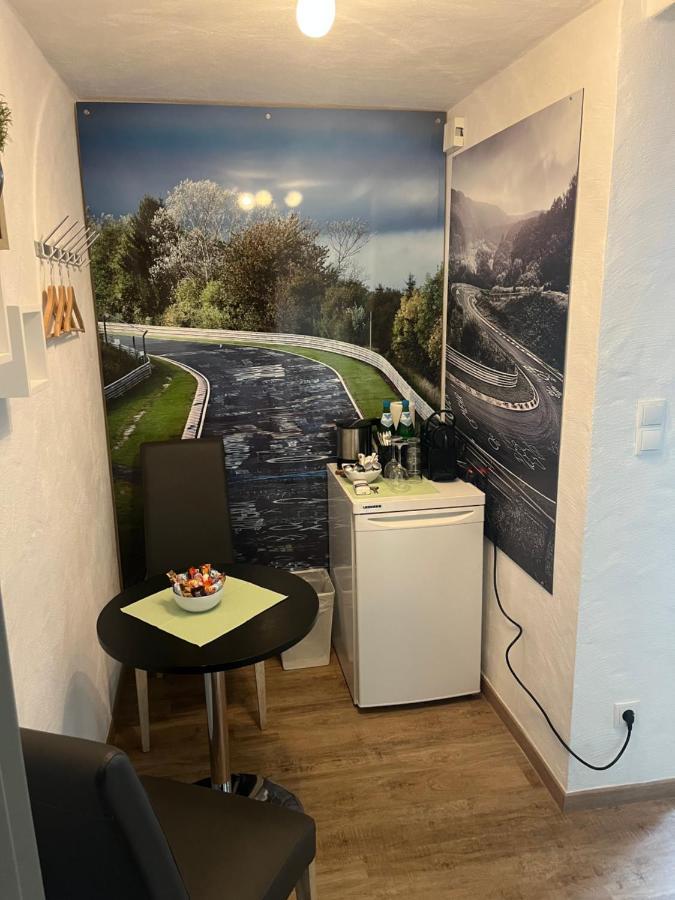 Gaestezimmer Melina Am Nuerburgring Аденау Екстер'єр фото